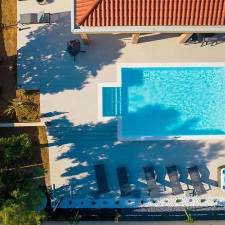 펜션 Mar Am Mit Beheiztem Pool- Jacuzzi By Interhome *