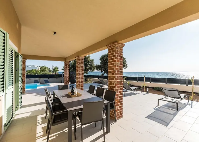 Mar Am Mit Beheiztem Pool- Jacuzzi By Interhome Prázdninový dům