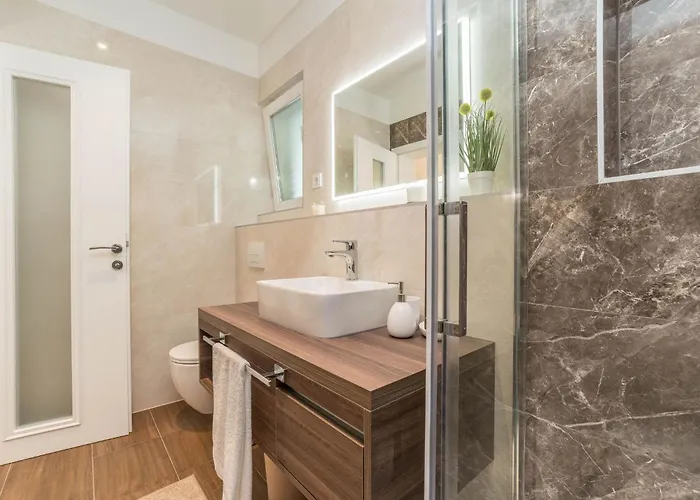 Mar Am Mit Beheiztem Pool- Jacuzzi By Interhome Prázdninový dům Privlaka (Zadar)