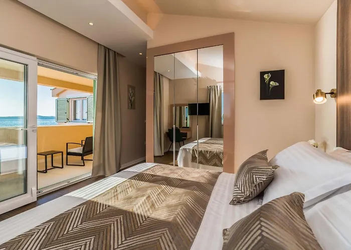 펜션 Mar Am Mit Beheiztem Pool- Jacuzzi By Interhome 프리블라카