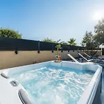 Mar Am Mit Beheiztem Pool- Jacuzzi By Interhome *