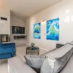 Tatil Evi Mar Am Mit Beheiztem Pool- Jacuzzi By Interhome *