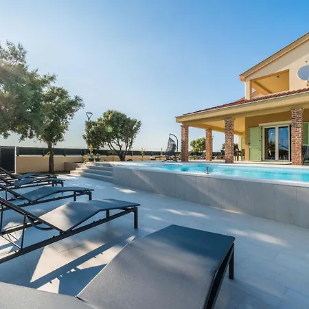 Mar Am Mit Beheiztem Pool- Jacuzzi By Interhome Feriehus *