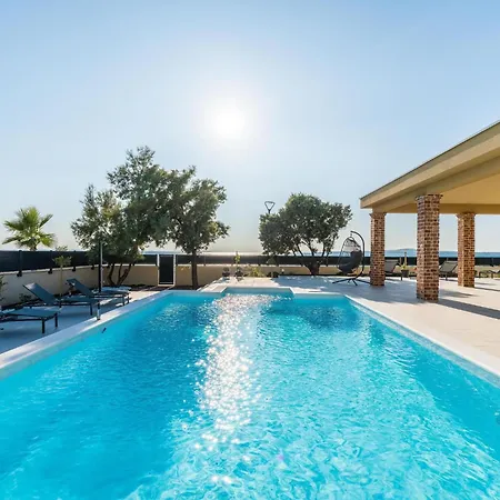 Feriehus Mar Am Mit Beheiztem Pool- Jacuzzi By Interhome
