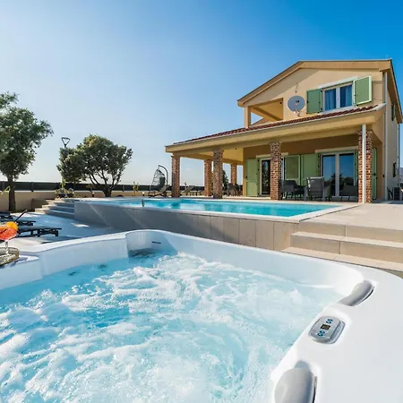 Feriehus Mar Am Mit Beheiztem Pool- Jacuzzi By Interhome Privlaka (Zadar)