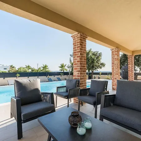 Feriehus Mar Am Mit Beheiztem Pool- Jacuzzi By Interhome