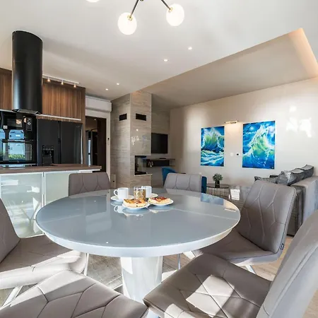 Mar Am Mit Beheiztem Pool- Jacuzzi By Interhome Feriehus Privlaka (Zadar)