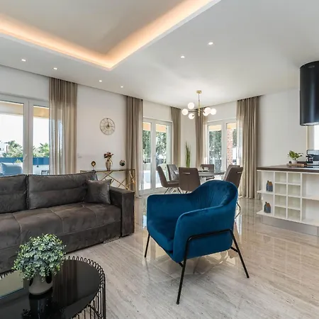 Feriehus Mar Am Mit Beheiztem Pool- Jacuzzi By Interhome Privlaka (Zadar)
