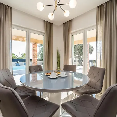 Mar Am Mit Beheiztem Pool- Jacuzzi By Interhome Feriehus *
