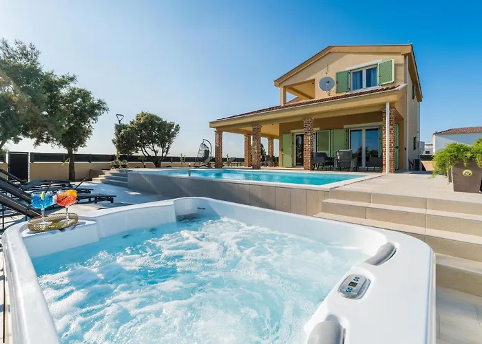 בית נופש Mar Am Mit Beheiztem Pool- Jacuzzi By Interhome פריבלאקה