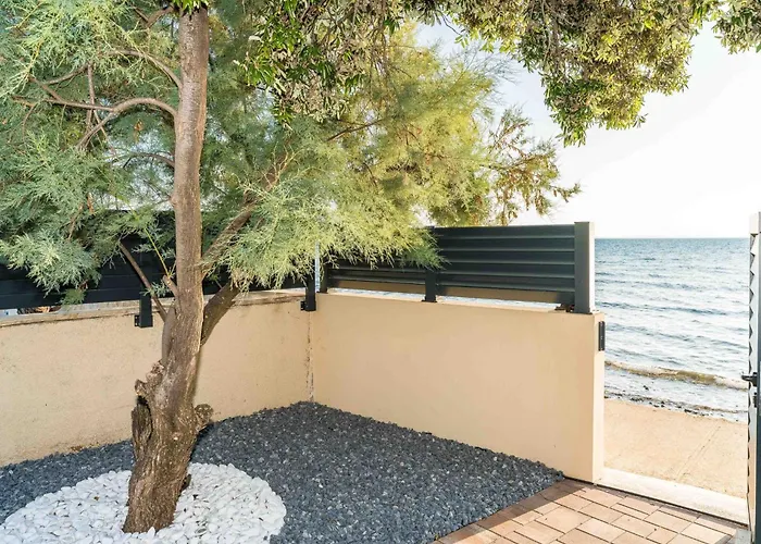 Mar Am Mit Beheiztem Pool- Jacuzzi By Interhome *
