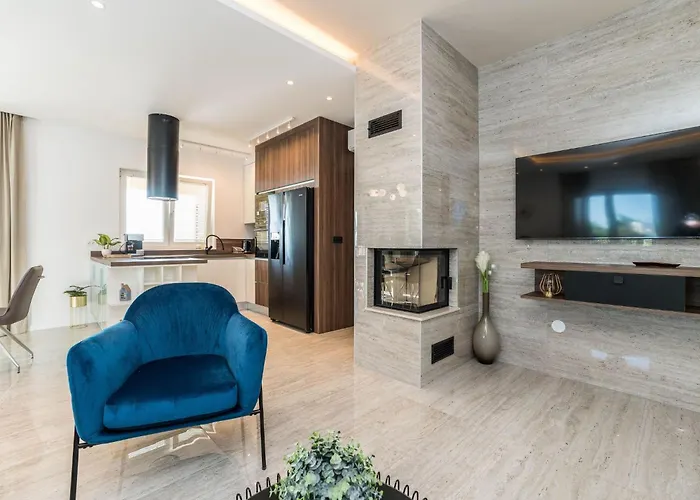 Mar Am Mit Beheiztem Pool- Jacuzzi By Interhome