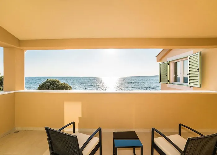 Mar Am Mit Beheiztem Pool- Jacuzzi By Interhome בית נופש