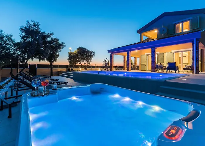 Mar Am Mit Beheiztem Pool- Jacuzzi By Interhome *